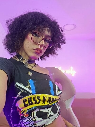 Dark_nina_