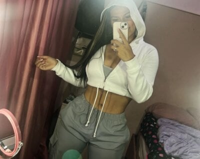 Rose_taylor01