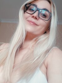 oneBaby_'s Offline Chat Room