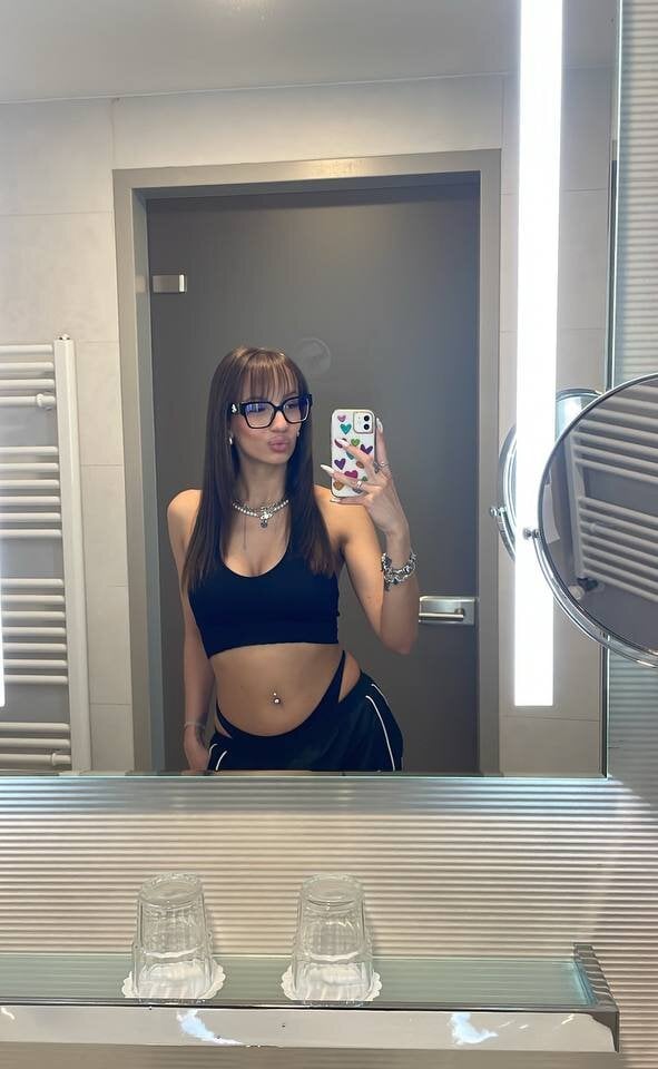 midnightbby_ from stripchat