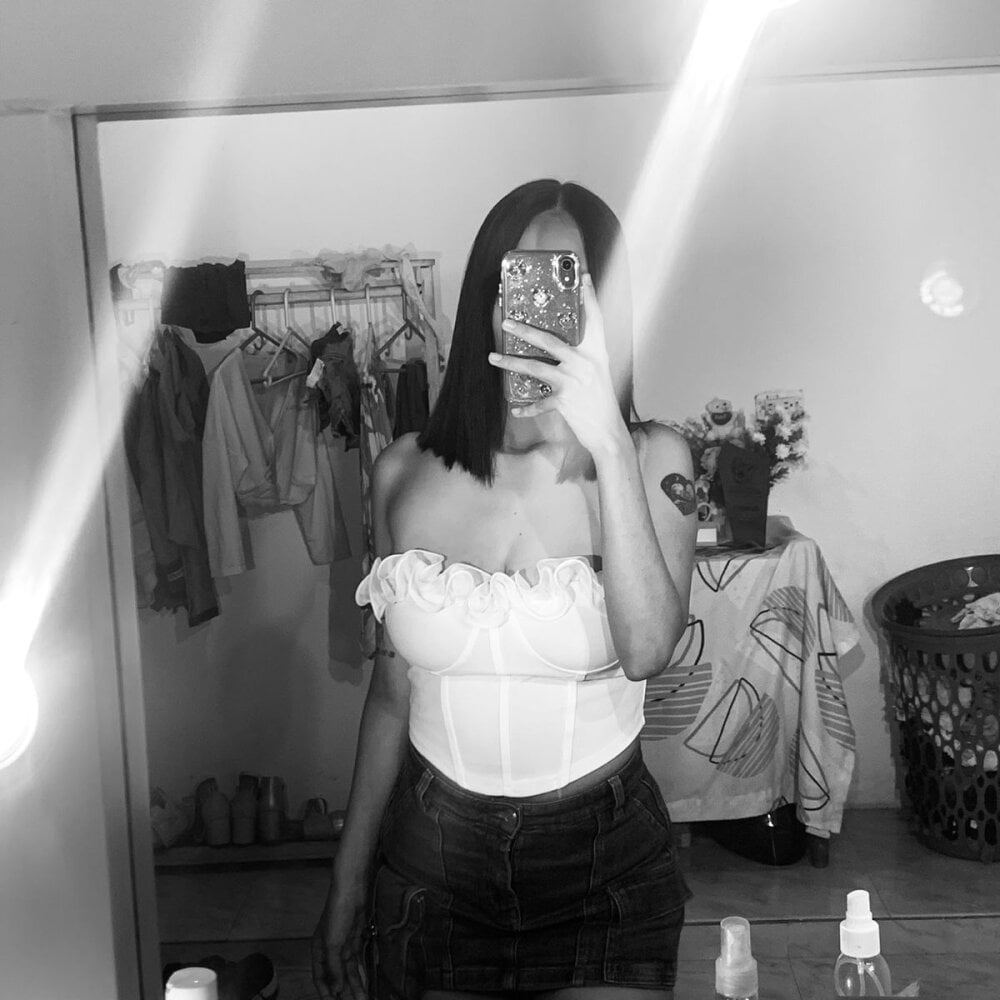 pornsexycams.com kheila_latins livesex profile in 0-fairies-live-in-the-forest cams