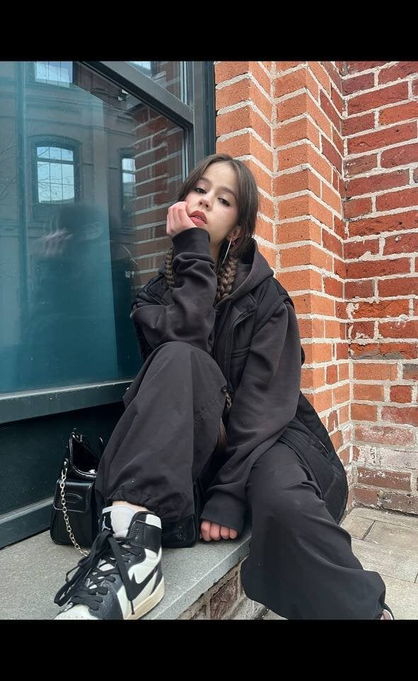 ElviaHaimes' Offline XXX Chat