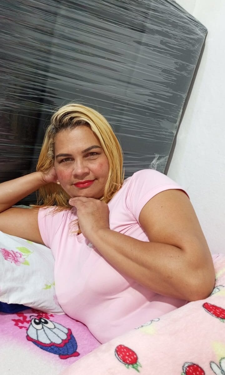 Patricia105's chat room
