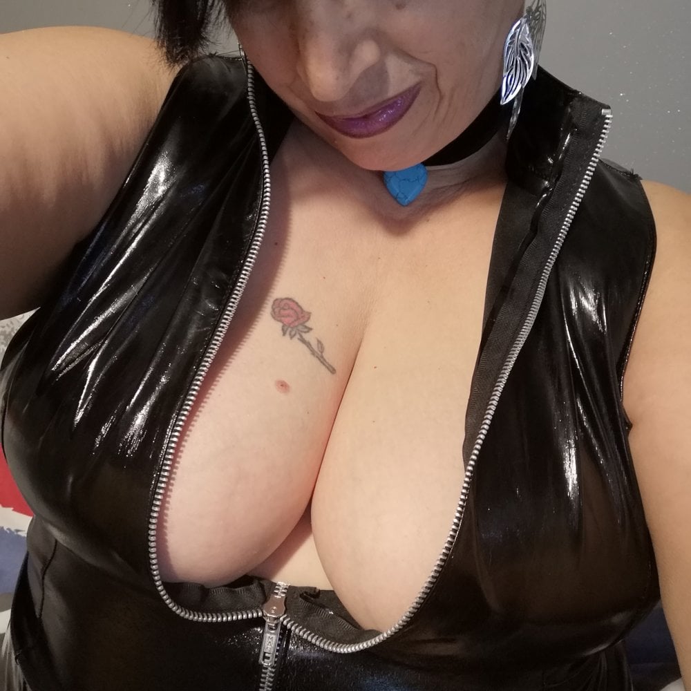 maria60100 webcam profile - Mosotho