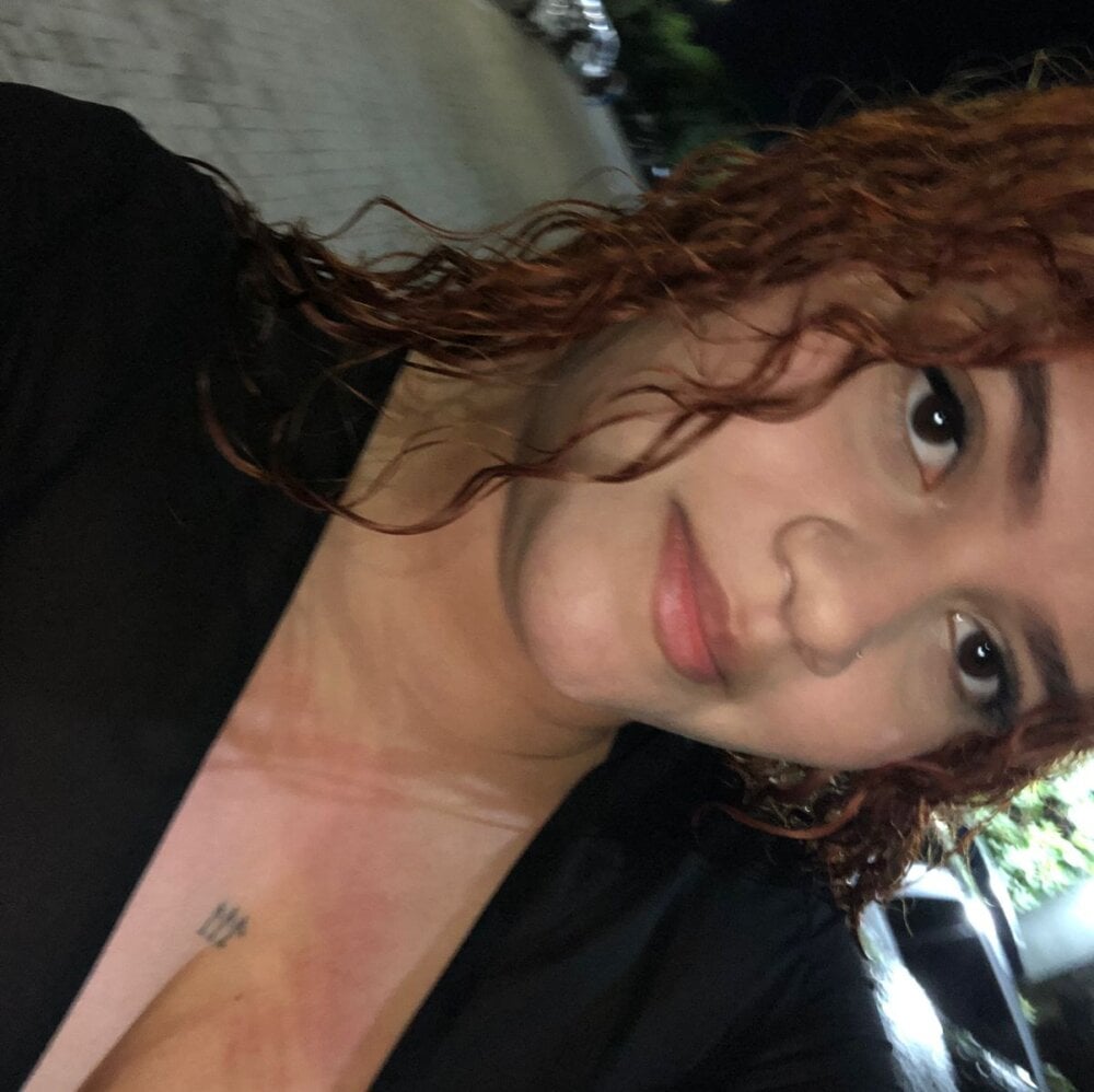 cheapadultsexcams.com gwineth livesex profile in hairy cams