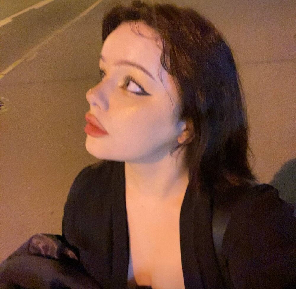 webcam-sexe.net lililtt livesex profile in the-crimson-dungeon cams