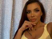 ChloeMentona's Offline Chat Room
