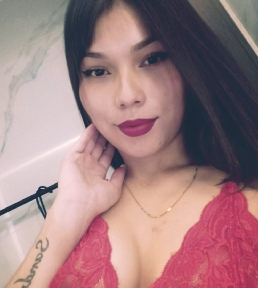 Paris_sexx's Offline Chat Room