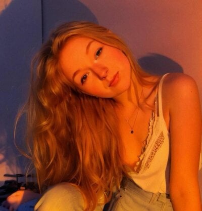 QdiQdiqdi Female Russianpetite Live Webcam XXX
