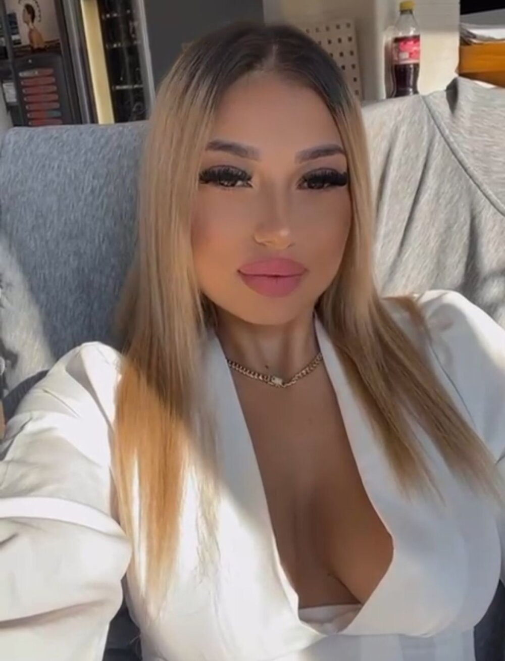 sexlivecamsites.com 18teenvanessaa livesex profile in english cams