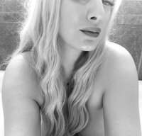 GoldieLuxxxe's Offline XXX Chat