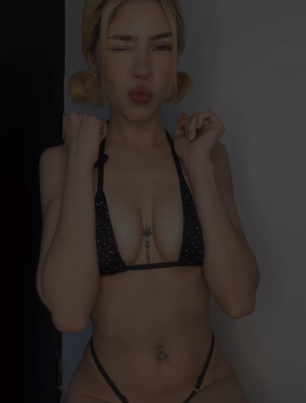 oficialkendran Offline XXX chat