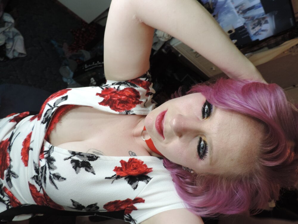 ivylusts13 from stripchat