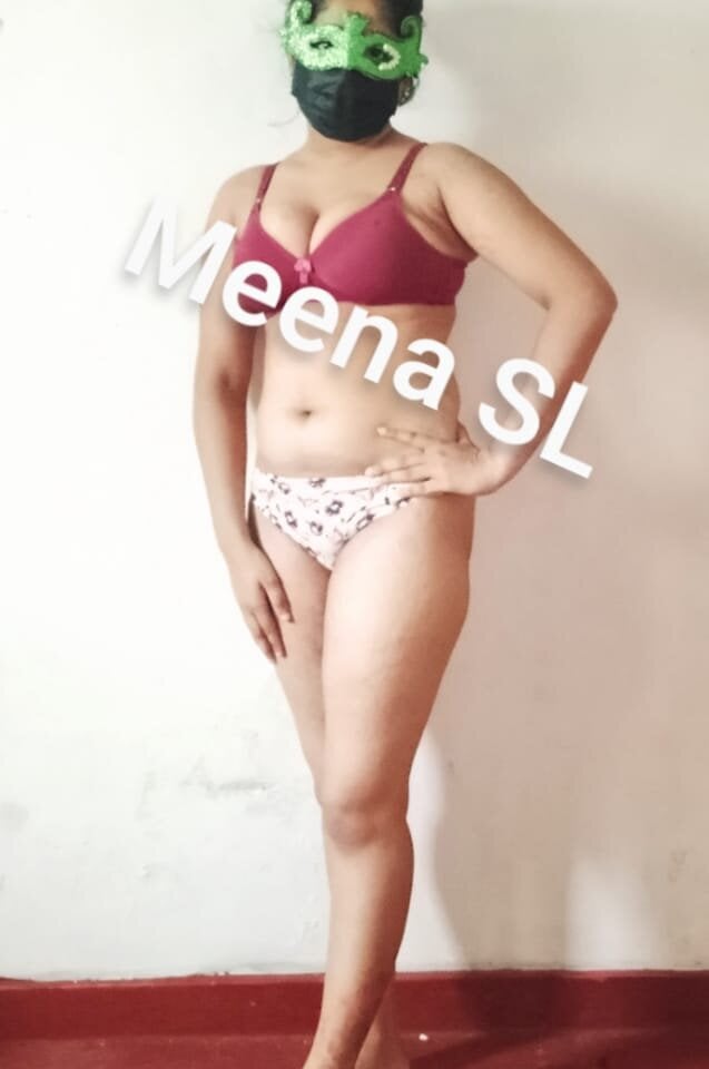 MeenaSL live cam model at StripChat