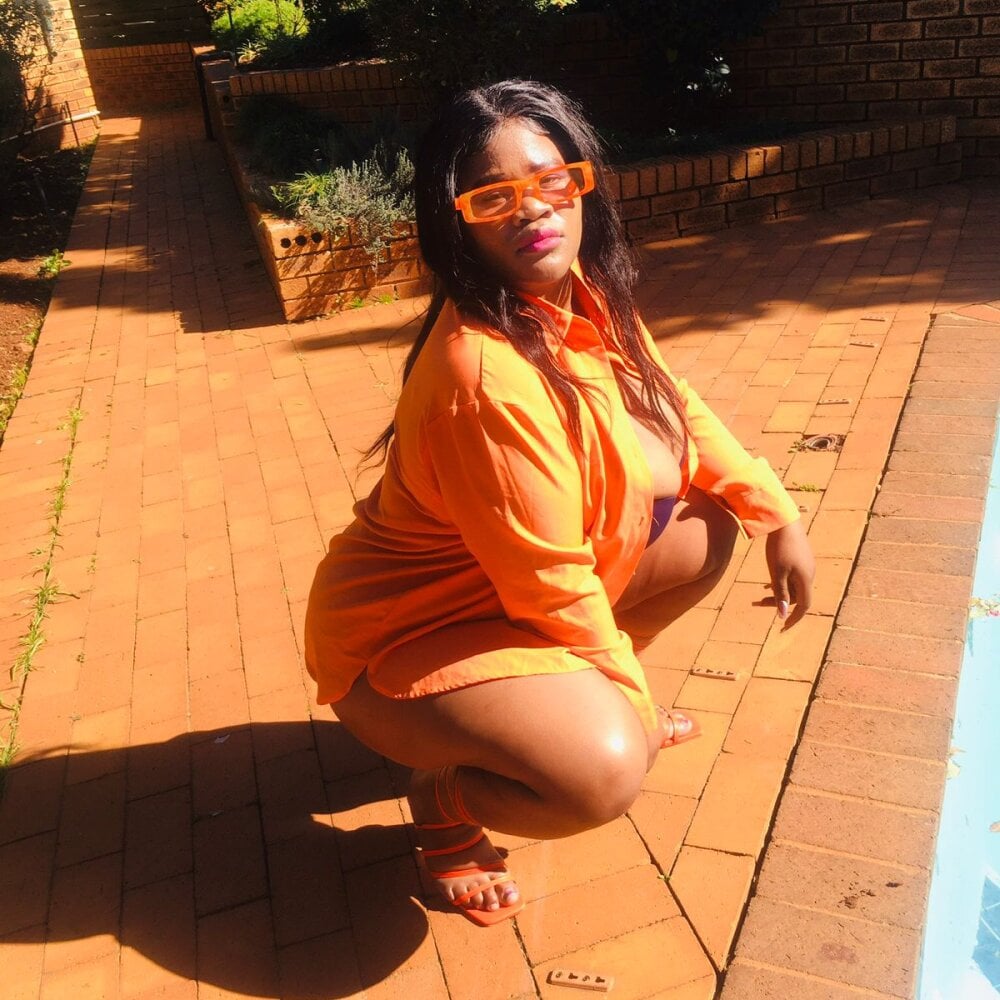 Live sex webcam photo for Kinky_Teamox #290657644