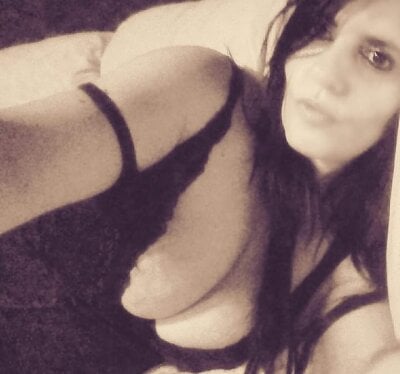 Azzurra1234 on StripChat