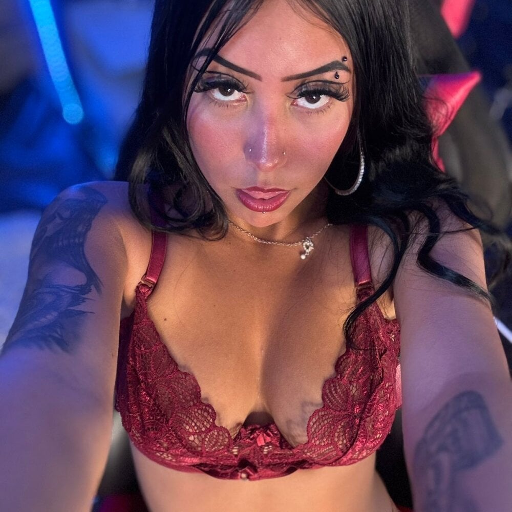 glamcambabes.com candy_ls livesex profile in the-edge-ur-limits cams