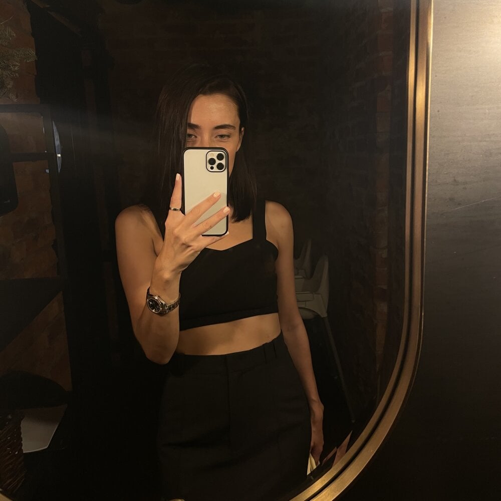 Live sex webcam photo for linahelen #289949865