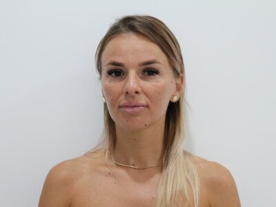 Riana_Ross on StripChat