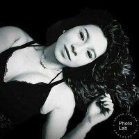mia_king's Offline Chat Room