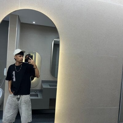 Andycillo Live Cam on StripChat