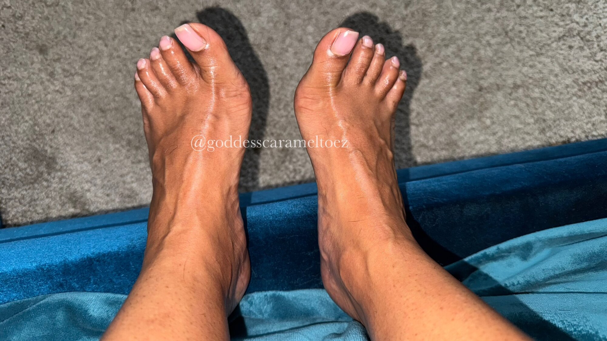 GoddessCaramelToez