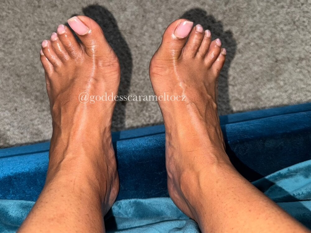 livesex.fan goddesscarameltoez livesex profile in united-states cams