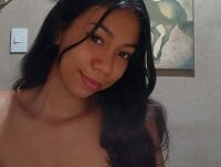 INNOCENT_SWEETX's Offline Chat Room