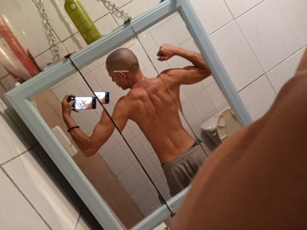 santosinsanta from stripchat