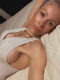 Frisky_Lou_Lou24's Offline XXX Chat