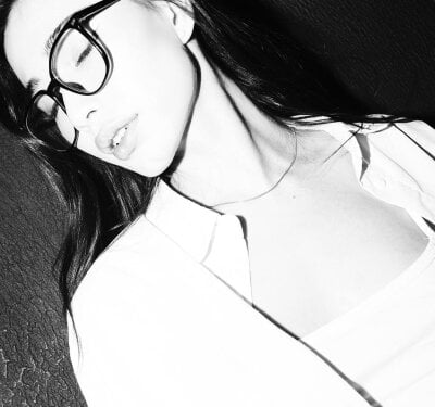Sensualily Female Bigtits Nude Cam