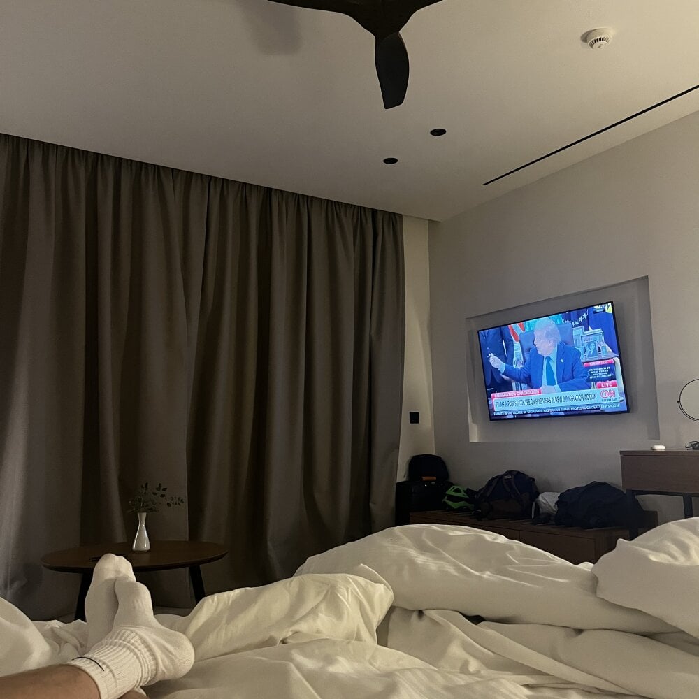 hot-young-guy's Offline XXX Chat