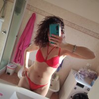 ladydick_98's Offline XXX Chat