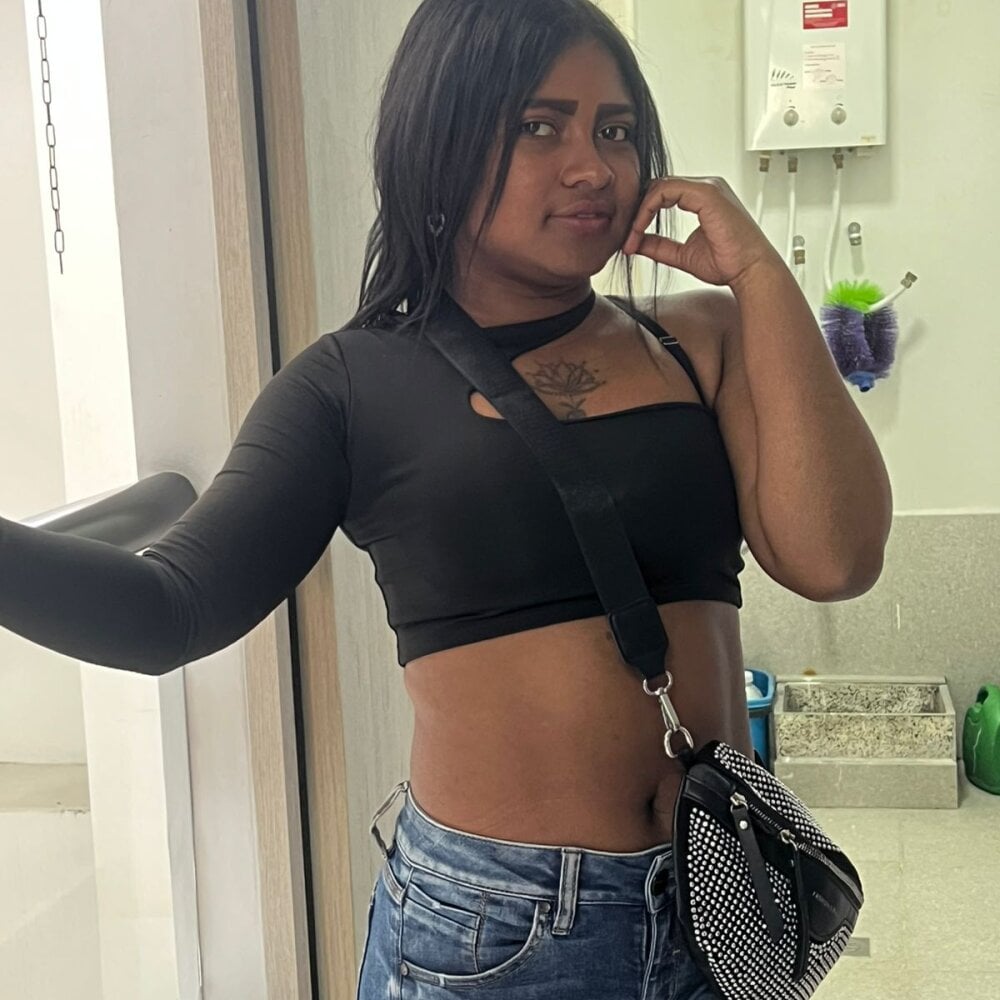 sexcityguide.com anyelikluz91 livesex profile in latin cams