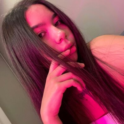 Eileen_Stonem 💌 live online chat