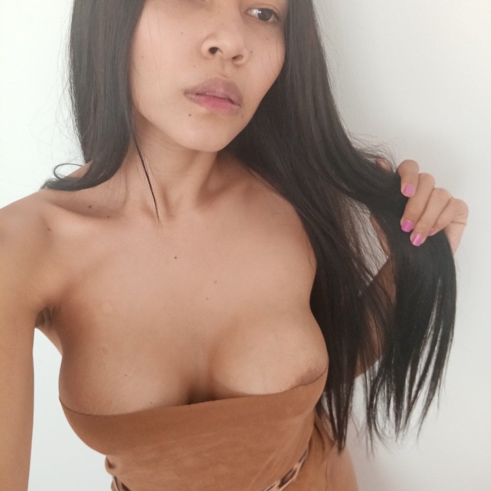 Colombiana219's Offline XXX Chat