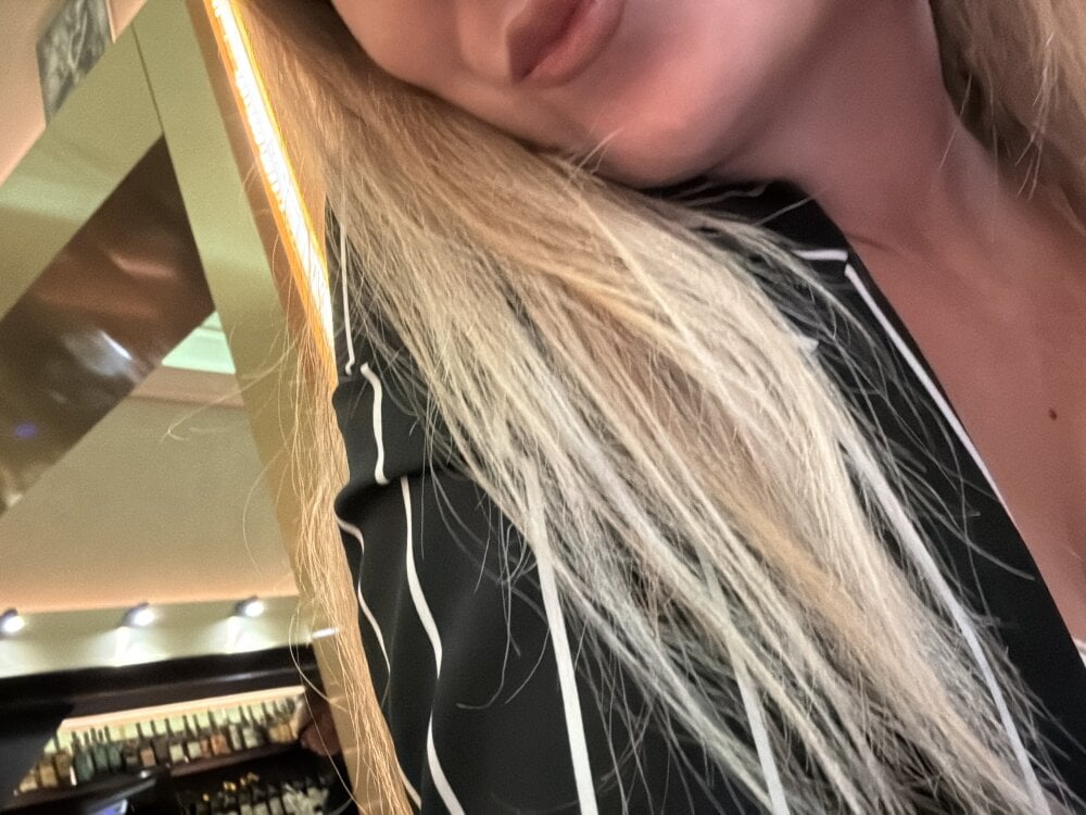 blessed0852 from stripchat