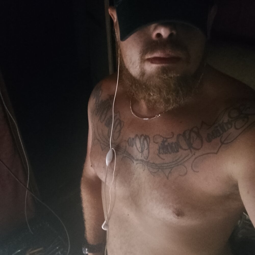 destr0yed_pussy from stripchat