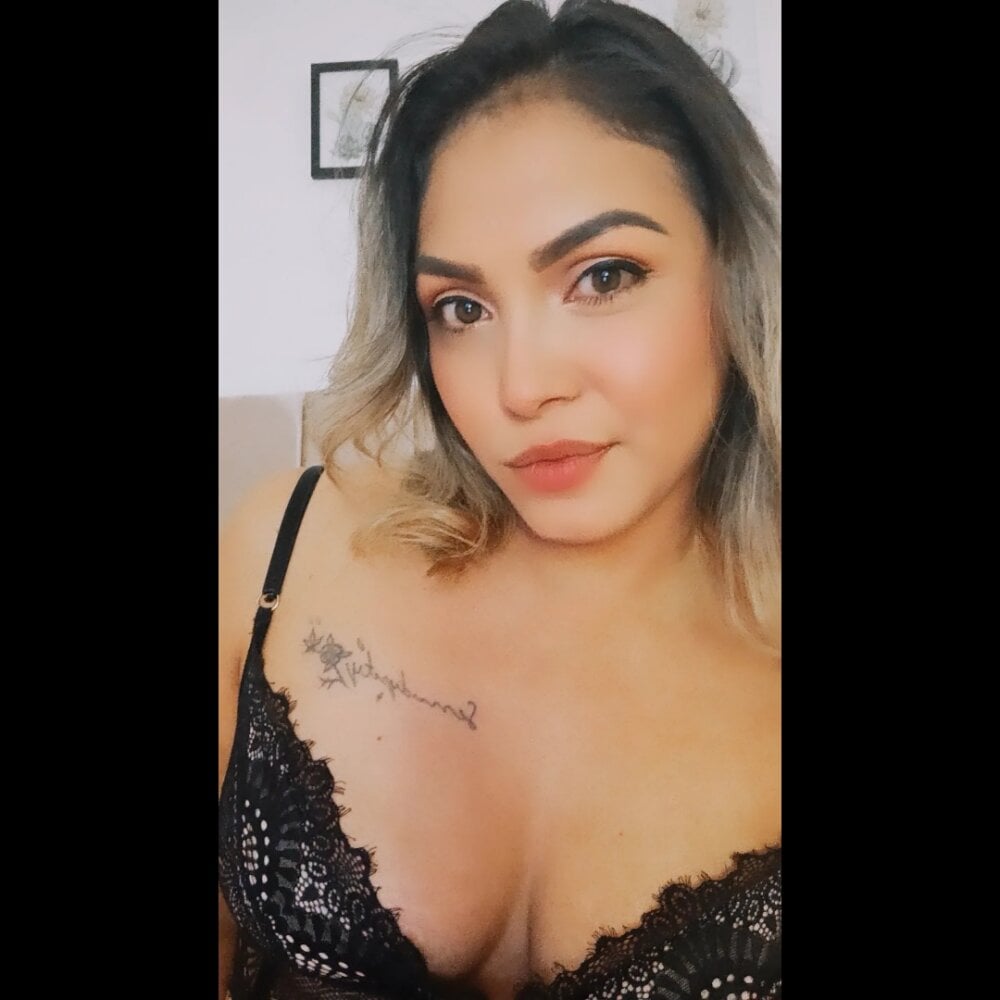 samy_ll20's Offline Chat Room