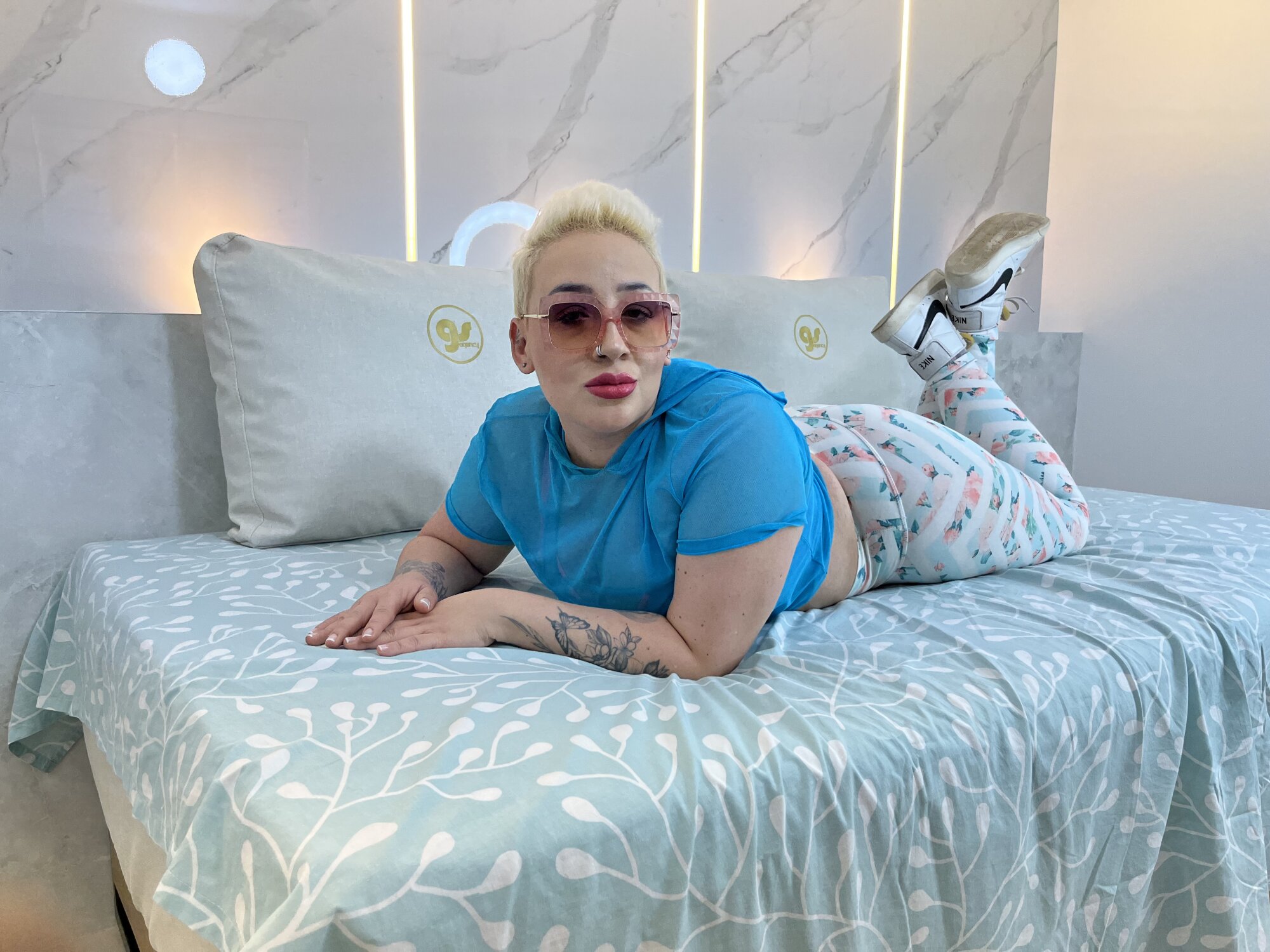 mia_becke