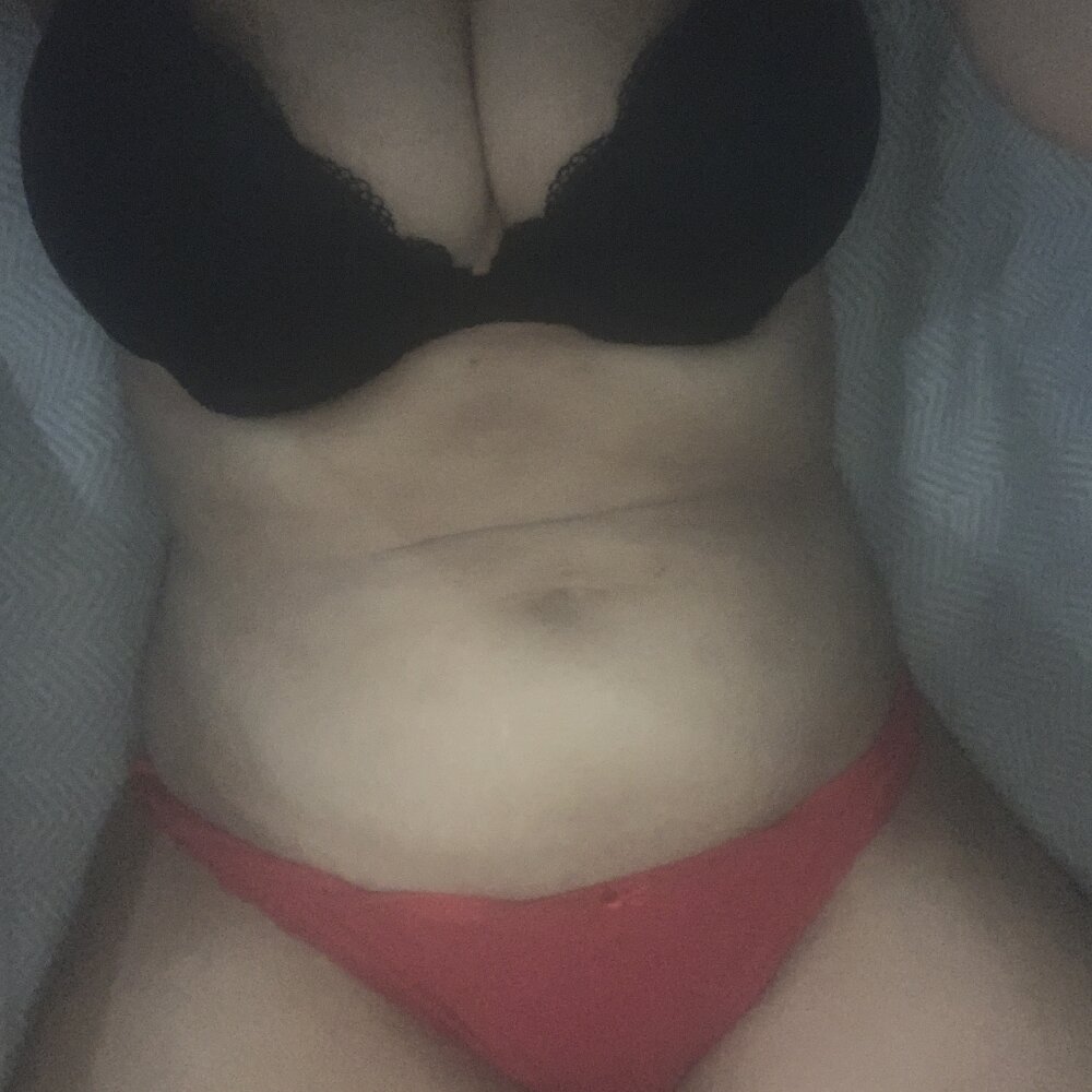 hornyscarlett's Offline XXX Chat