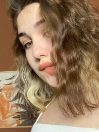 ella_walkers' Offline Chat Room