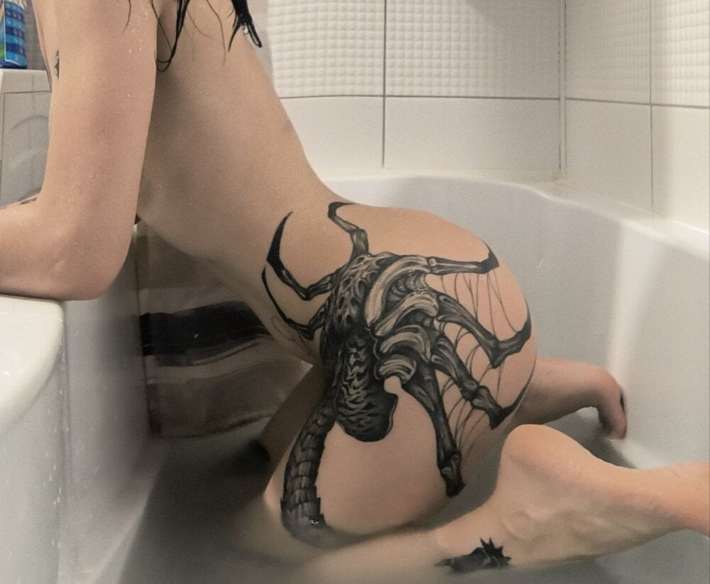 lilithpoison from stripchat