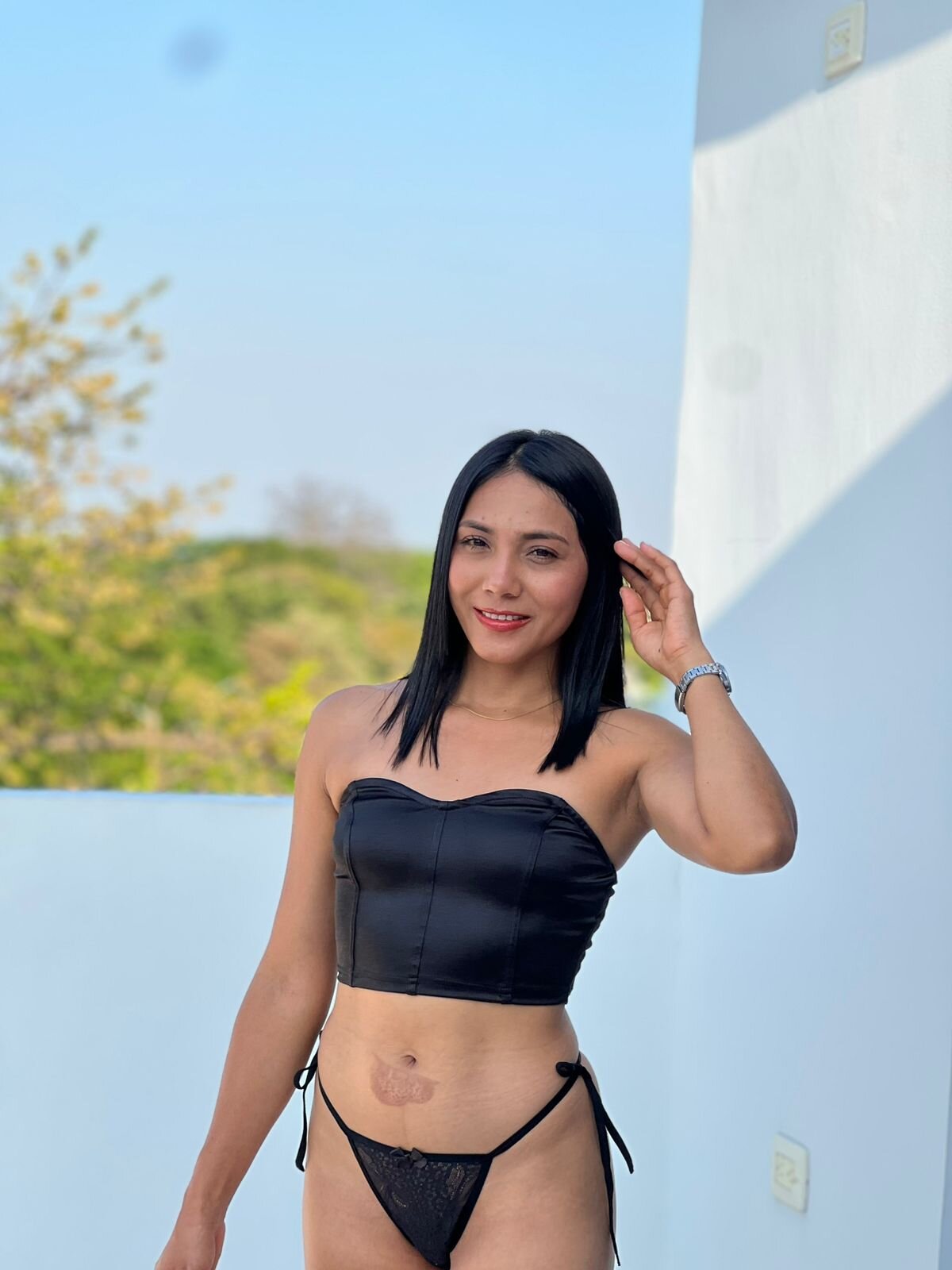 SOFIA_SKINNY_