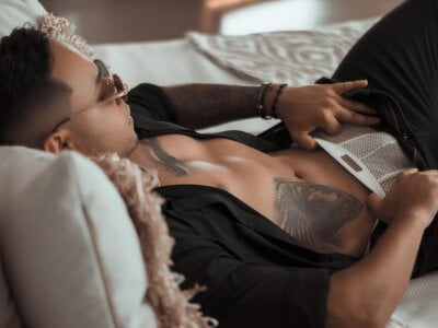 NikoHank Live Cam on StripChat