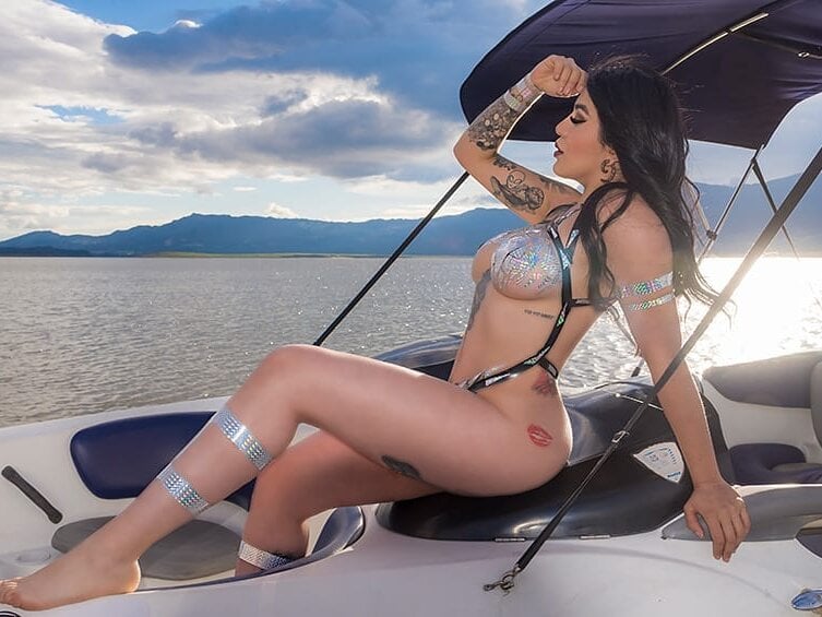 stripchat iiriinna_vassilieva webcam profile pic via free6cams.com