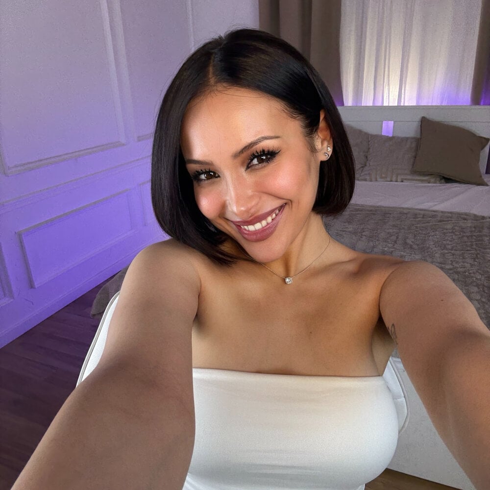 Cam girl MiaaMoreno