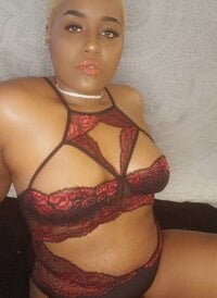 RitualisticLover Adlı Modelin Çevrimdışı Sohbet Odası
