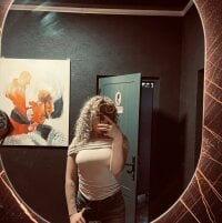 kira_astra's webcam live show