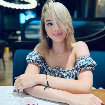 GentleRossi - Stripchat Glamour Best Cam2cam Girl 
